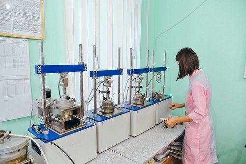Лабораторные испытания грунтов и воды